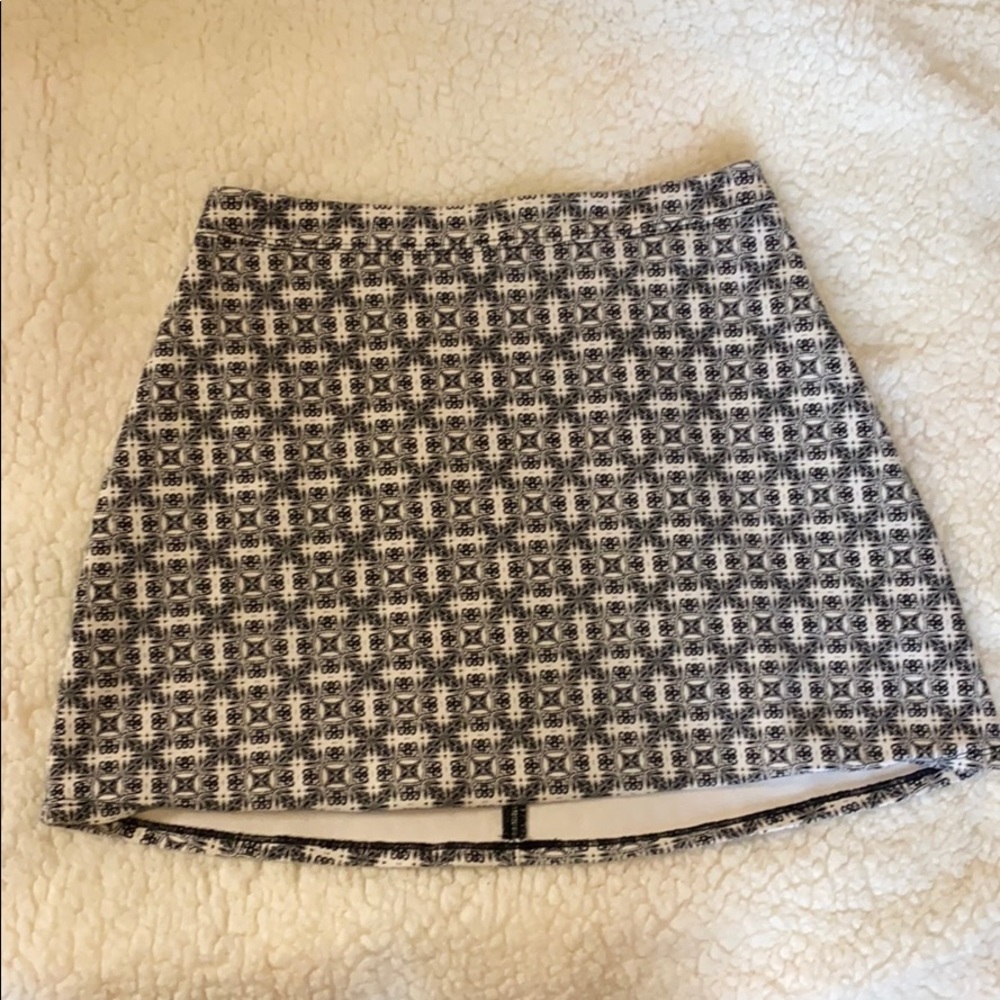 Black and White pattern skirt!